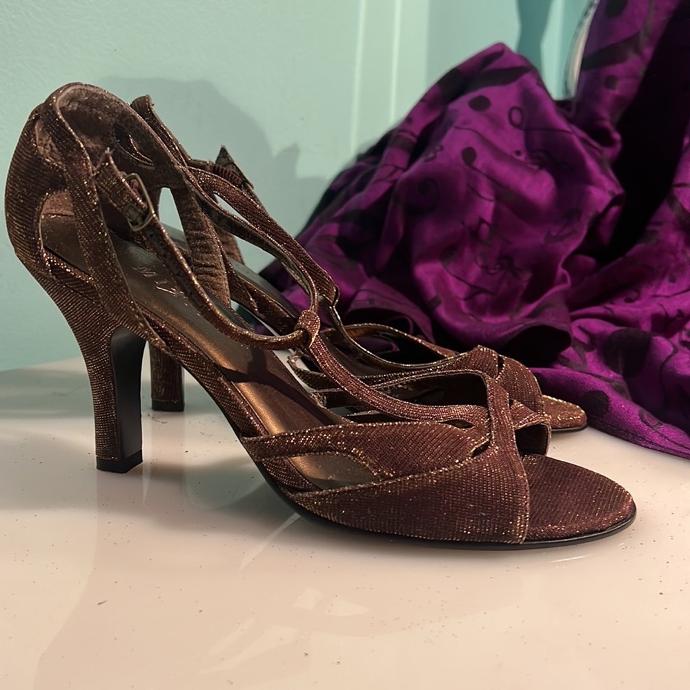 Heels, t-strap sandals